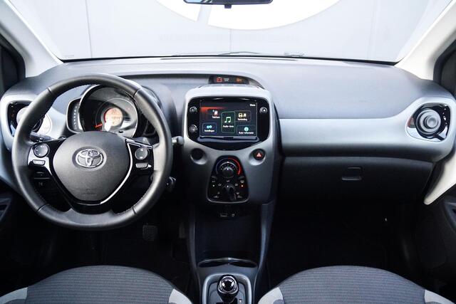 Toyota AYGO 1.0 VVT-i x-play Automaat + DEALER ONDERHOUDEN / CAMERA / APPLE CARPLAY