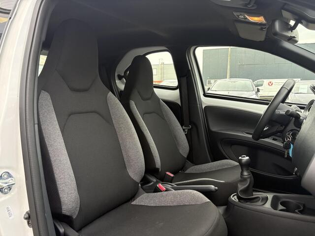 Toyota AYGO X 1.0 VVT-i MT Play