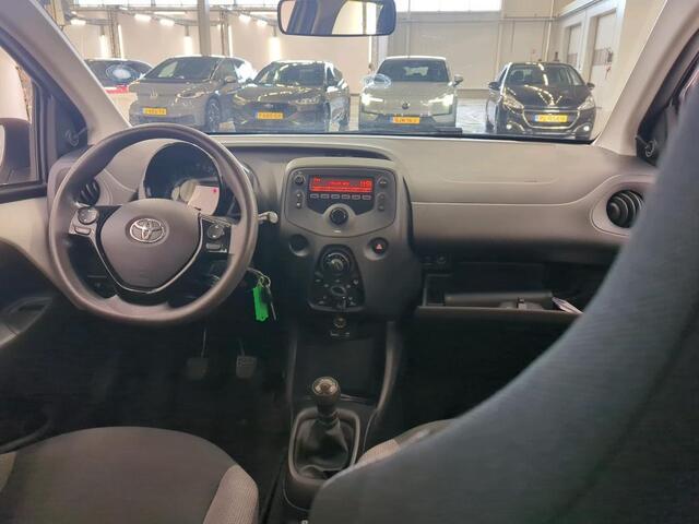 Toyota AYGO 1.0 VVT-i x-fun 1e Eigenaar | NL-Auto | Volledig Onderh | BTW | Bluetooth | Led | Start/Stop | Hill-Hold | Stuurbekrachtiging