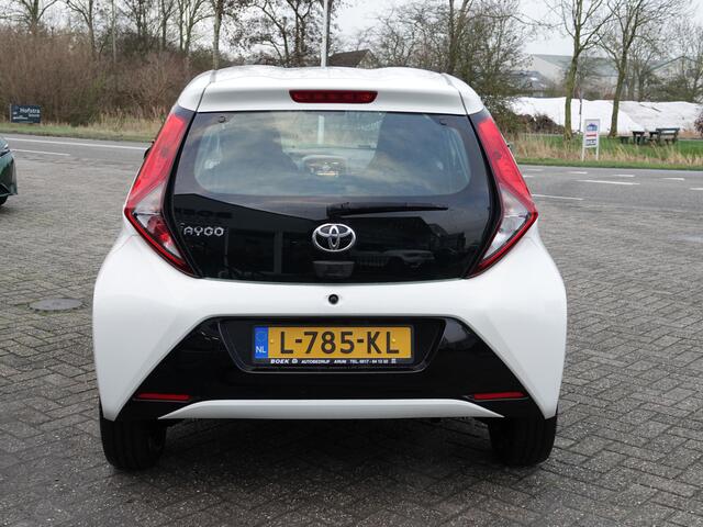 Toyota AYGO 1.0 VVT-i x-play GR. SCHERM | CARPLAY | AIRCO | BT-TEL
