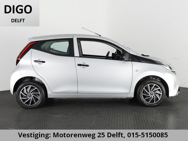 Toyota AYGO 1.0 VVT-i X SILVERLINE FUN CARPLAY NAVI AIRCO.5 DRS .GARANTIE TOT 2031 !
