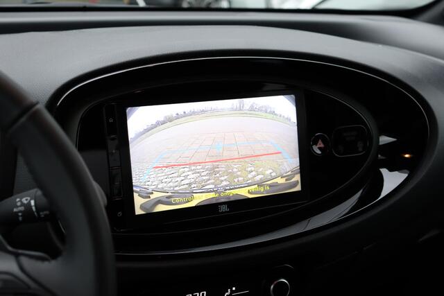 Toyota AYGO X 1.0 VVT-i S-CVT Envy Lage km stand JBL Audio, Apple Carplay / Android Auto.