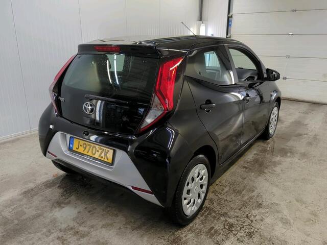 Toyota AYGO 1.0 VVT-i X-Play 5-DRS Airco DAB+ Carplay Navi X-Play Pack Achteruitrij Camera