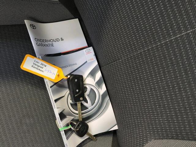 Toyota AYGO 1.0 VVT-i X-Play 5-DRS Airco DAB+ Carplay Navi X-Play Pack Achteruitrij Camera