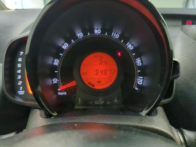 Toyota AYGO 1.0 VVT-i X-Play 5-DRS Airco DAB+ Carplay Navi X-Play Pack Achteruitrij Camera