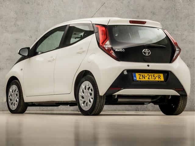 Toyota AYGO 1.0 VVT-i x-play (APPLE CARPLAY, CRUISE, SPORTSTOELEN, BLUETOOTH, START/STOP, NIEUWE APK, NIEUWSTAAT)