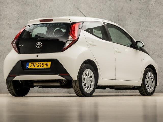 Toyota AYGO 1.0 VVT-i x-play (APPLE CARPLAY, CRUISE, SPORTSTOELEN, BLUETOOTH, START/STOP, NIEUWE APK, NIEUWSTAAT)