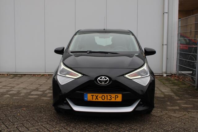 Toyota AYGO 1.0 VVT-i x-play + Navigatie