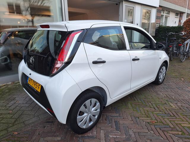 Toyota AYGO 1.0 VVT-i X-Fun 5Drs /Airco/Bluetooth/Led/Garantie
