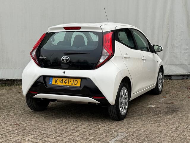 Toyota AYGO 1.0 VVT-i x-play Navi/ Camera / Carplay