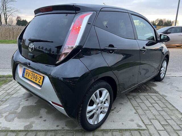 Toyota AYGO 1.0 VVT-i x-fun / Camera / Climate / Navi / NAP /