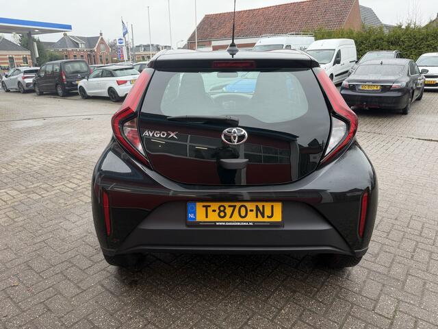 Toyota AYGO X 1.0 VVT-i 73 PK | MT Play | Airco | Cruise control | Multimedia systeem | 51.297 km |