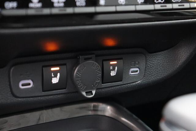 Toyota AYGO X Hybrid 115 GR Sport, JBL Audio, Apple Carplay / Android Auto, Parkeercamera, Draadloos oplader, Gezichtscamera, Keyless Entry.