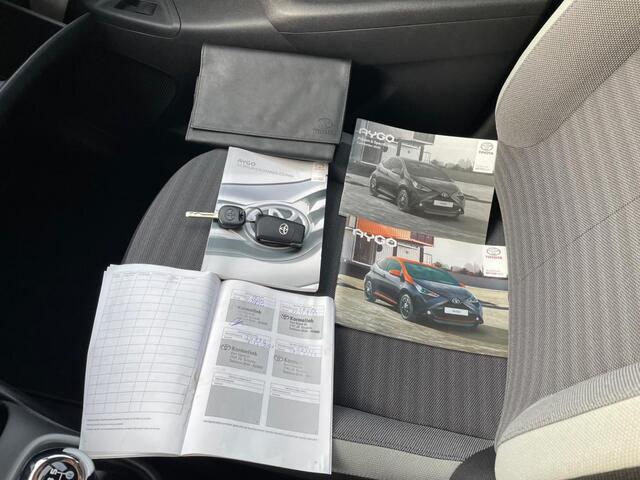 Toyota AYGO 1.0 VVT-I X-PLAY, Carplay, Camera, Isofix, Dealer onderhouden
