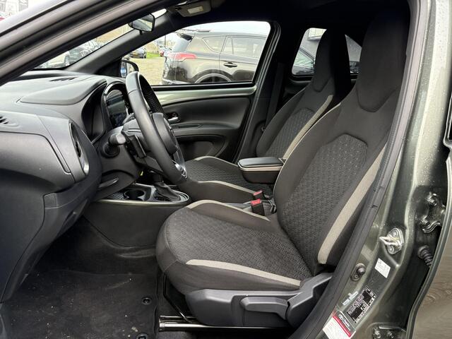 Toyota AYGO X 1.0 VVT-i S-CVT Envy **NAVIGATIE/ TREKHAAK/ STOELVERWARMING/ PARKEERSENSOREN**