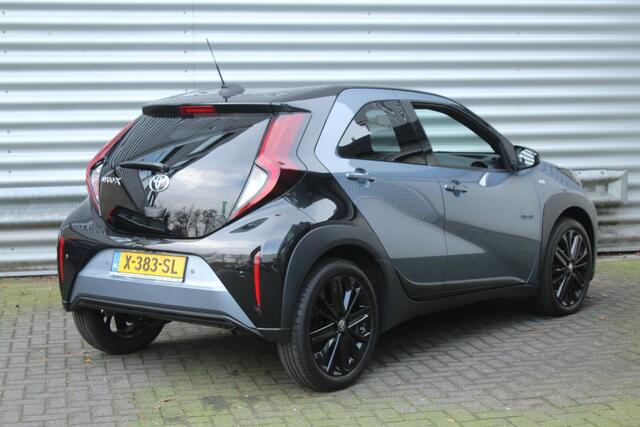 Toyota AYGO X 1.0 VVT-i 73pk Premium AUTOMAAT NL-Auto NAP Clima Cruise Navi Camera Carplay 18"LMV Keyless JBL Stoelverwarming