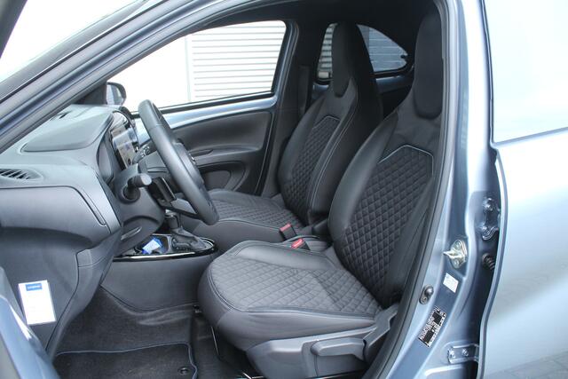 Toyota AYGO X 1.0 VVT-i 73pk Premium AUTOMAAT NL-Auto NAP Clima Cruise Navi Camera Carplay 18"LMV Keyless JBL Stoelverwarming