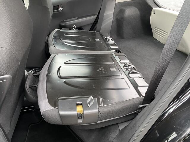 Toyota AYGO 1.0 VVT-i x-play limited NL-auto, boekjes compleet! Navigatie Apple CarPlay/Android Auto, achteruitrij camera, airco, neerklapbare achterbank,