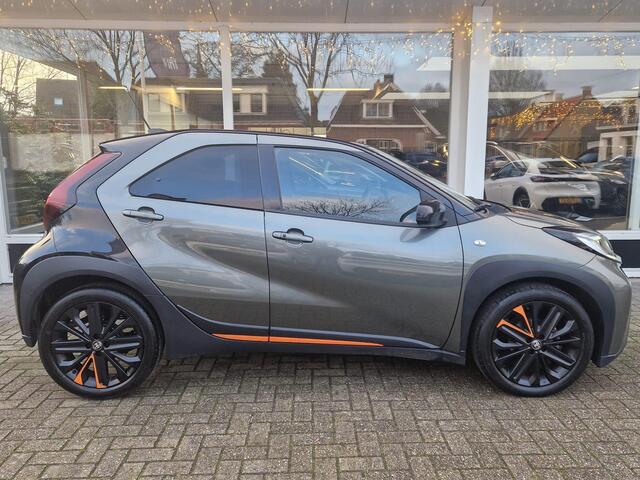 Toyota AYGO X 1.0 VVT-i MT Limited | JBL Audio | Achteruitrijcamera | Stoelverwarming | Navi | Keyless | Cruise & Climate Control | LED Koplampen