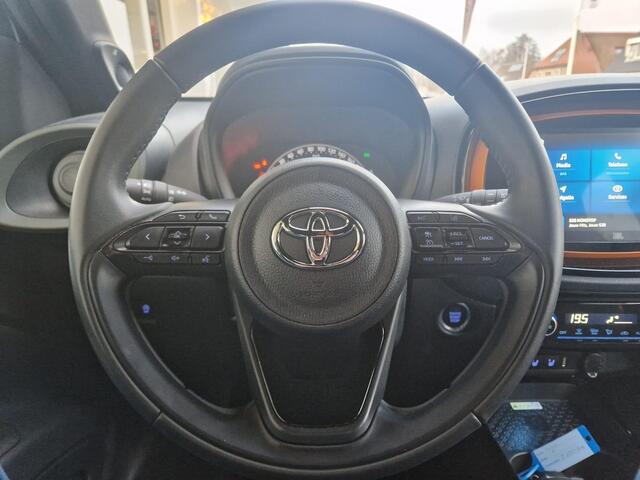Toyota AYGO X 1.0 VVT-i MT Limited | JBL Audio | Achteruitrijcamera | Stoelverwarming | Navi | Keyless | Cruise & Climate Control | LED Koplampen