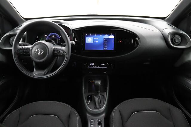 Toyota AYGO X Hybrid 115 pulse | Parkeersensoren Rondom | Keyless Entry | Automatische Airco | 17 Inch Lichtmetalen Velgen |