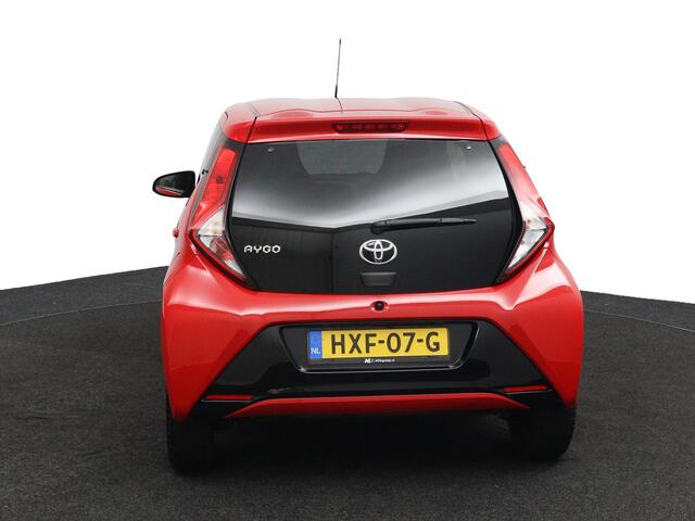 Toyota AYGO 1.0 VVT-i x-joy Limited Automaat | Lichtmetalen Velgen | Automatische Airco | Privacy Glas | Achteruitrijcamera |