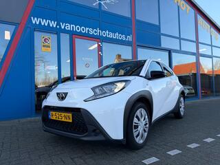 toyota-aygo-1.0-vvt-i-play-navi-car