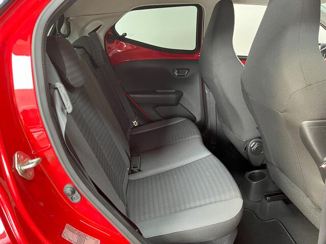 Toyota AYGO 1.0 VVT-i x-joy Automaat 1e eig dealer onderhouden Apple carplay