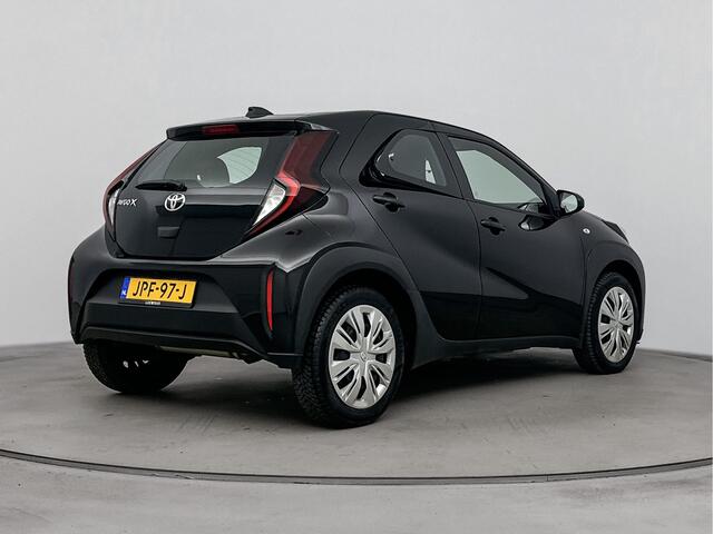 Toyota AYGO X 1.0 VVT-i MT Play Limited | Stoelverwarming | Allseason banden | Apple Carplay/Android auto |