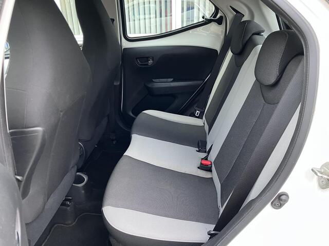 Toyota AYGO 1.0 VVT-i x-play Navi Camera Led