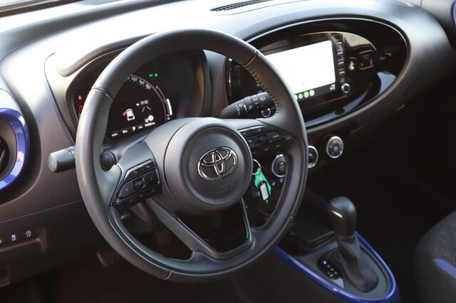 Toyota AYGO X 1.0 CVT Pulse Bi-tone Automaat | AllSeasons | Stoelverwarming
