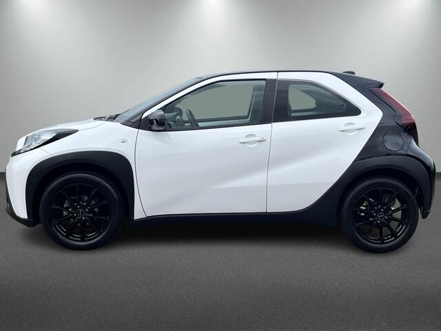 Toyota AYGO X 1.0 VVT-i Play + Ramaker Black Edition