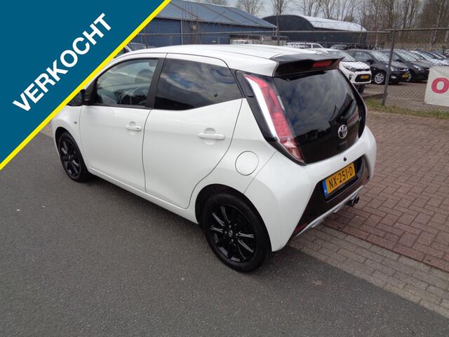 Toyota AYGO 1.0 VVT-i x-play,Navi,Camera,Airco