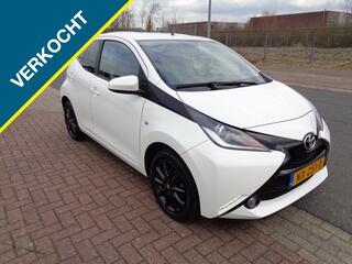 toyota-aygo-1.0-vvt-i-x-play,navi,c