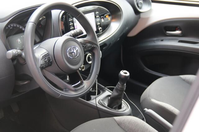 Toyota AYGO X 1.0 VVT-i MT Play/Camera/Adapt.Cruise/4Seiz. banden
