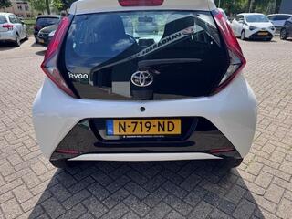toyota-aygo-1.0-vvt-i-x-play-navi-