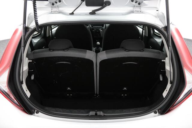 Toyota AYGO 1.0 VVT-i x-play | Airco | Parkeercamera | Apple carplay - Android auto |