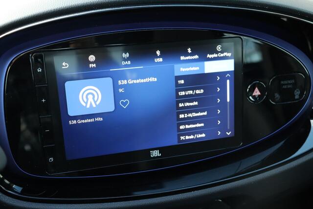 Toyota AYGO X 1.0 VVT-i MT Envy Carbrio, JBL Apple Carplay / Android auto, Parkeercamera, Adaptieve Cruise control, Draadloze telefoonoplader.