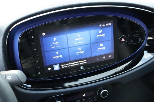 Toyota AYGO X 1.0 VVT-i MT Envy Carbrio, JBL Apple Carplay / Android auto, Parkeercamera, Adaptieve Cruise control, Draadloze telefoonoplader.