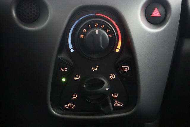 Toyota AYGO 1.0 VVT-i x-play | Achteruitrijcamera | LMV | NAP |