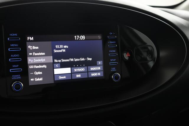 Toyota AYGO X 1.0 VVT-i MT first | LMV | Airconditioning | Achteruitrijcamera |