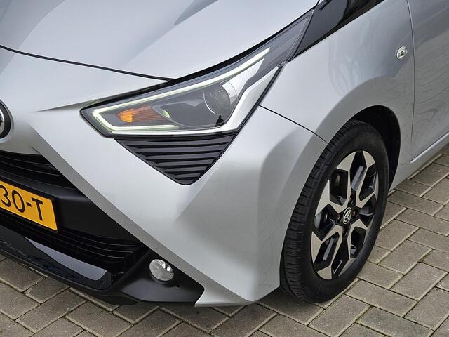 Toyota AYGO 1.0 VVT-i x-play 5drs Carplay Camera Cruise LM15