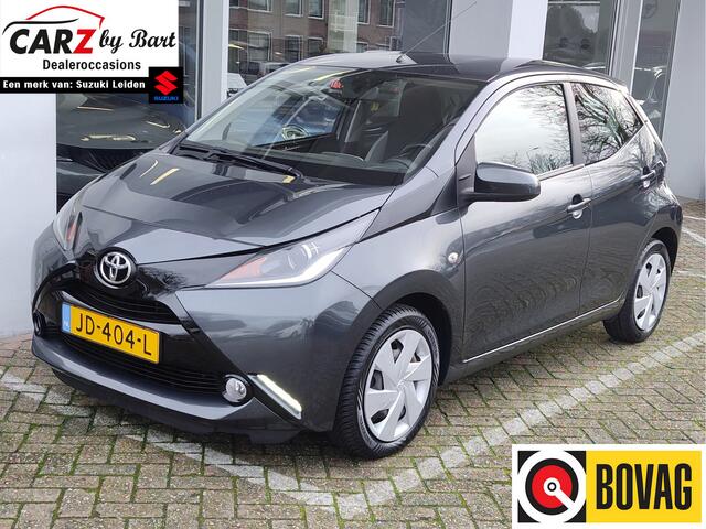 Toyota AYGO 1.0 VVT-i X-PLAY Camera | Airco | Lederen stuurwiel