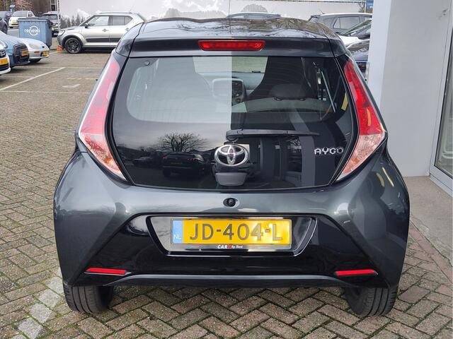 Toyota AYGO 1.0 VVT-i X-PLAY Camera | Airco | Lederen stuurwiel