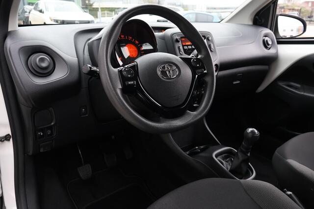 Toyota AYGO 1.0 VVT-i x-fun 1e Eigenaar | NL-Auto | Volledig Onderh | BTW | Bluetooth | Full Led | Start/Stop | Hill-Hold | Stuurbekrachtiging | Elek Ramen