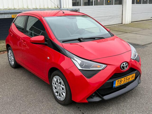 Toyota AYGO 1.0 VVT-i x-play