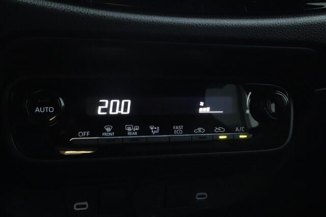 Toyota AYGO X Hybrid 115 play