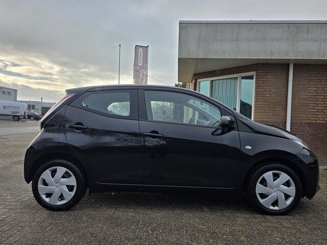 Toyota AYGO 1.0 VVT-i x-play, Camera! APK 1-2027! Zondag OPEN!