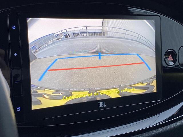 Toyota AYGO X 1.0 VVT-i MT Premium NL-auto vol luxe, boekjes compleet, dealer onderhouden! Stoelverwarming, parkeersensoren, navigatie, Apple CarPlay/Android Auto, JBL premium audio!