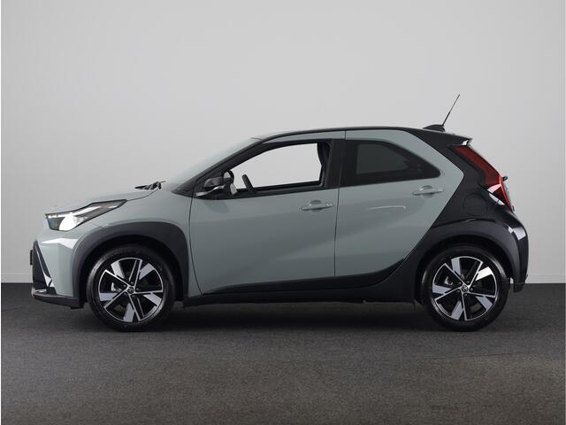 Toyota AYGO X Hybrid 115 pulse + Easy Pack | Keyless Entry | Parkeersensoren Voor en Achter | Draadloze Telefoonlader |